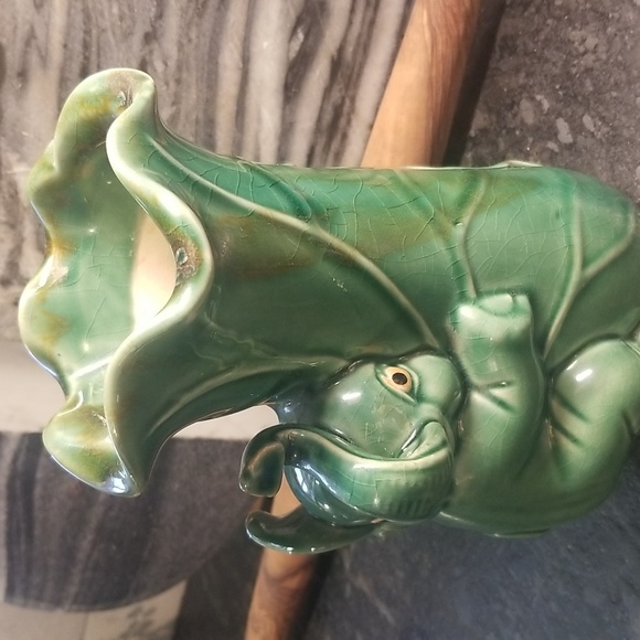 Vintage Elephant Crackle Ceramic Green Art Pottery Vase/Planter - Picture 4 of 9